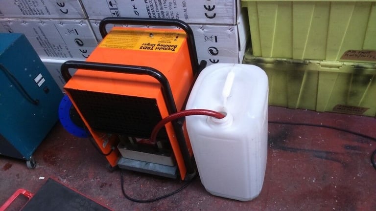 SMALL POWER FULL QUITE IN OPERATION DEHUMIDIFIER/AIR/BUILDING DRYER PU