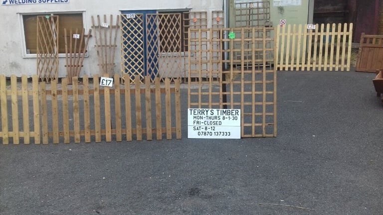 PUSH IN PICKET FENCE  6FT X 1FT