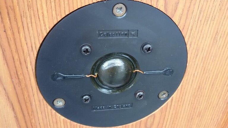 Speakers pair