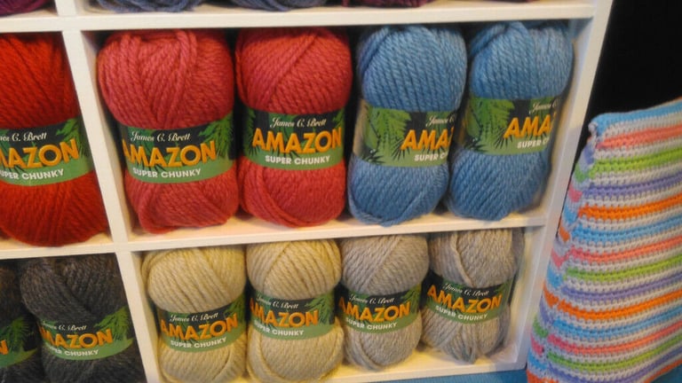 5 X 100 GRAM  BALLS OF JAMES C BRETT AMAZON SUPER CHUNKY KNITTING WOOL