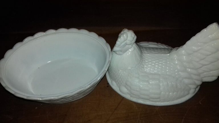 Vintage Milk Glass Hen on Nest