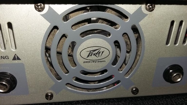 Peavey PV.i 14B 4 channel powered mixer