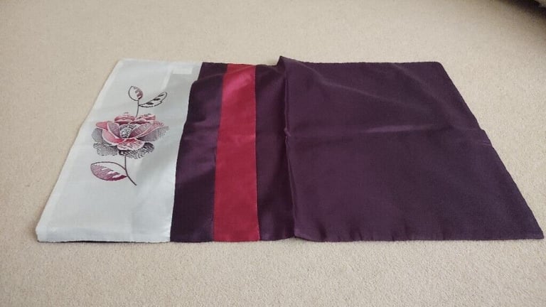 Purple Double Quilt Cover and two pillowcases (two sets available)