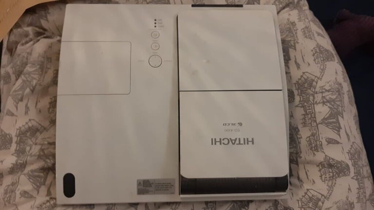 Used good working Hitachi EH-A100 shortthrow projector