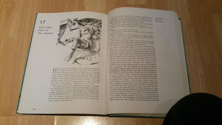 Rare Vintage 60's Edition 20, 000 LEAGUES UNDER THE Sea by JOULES VERNE. Large Hardback Book. 