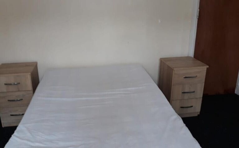 image for Spacious double room! Supported Accommodation at B8 1DW, Universal Credit accepted!
