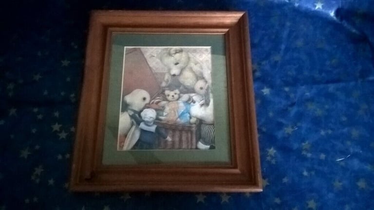 Collection of 6 Jane Hissey's pine framed picture's 