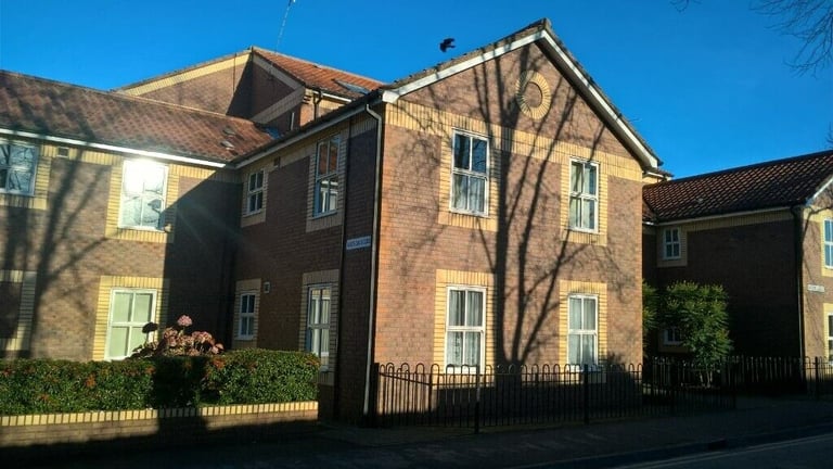 TO LET - One bedroom flat for rent at Iveson Lodge, HU12 8ER for the 60+ of 55+ if in receipt of PIP