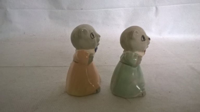 x2 1970's Cat ornaments