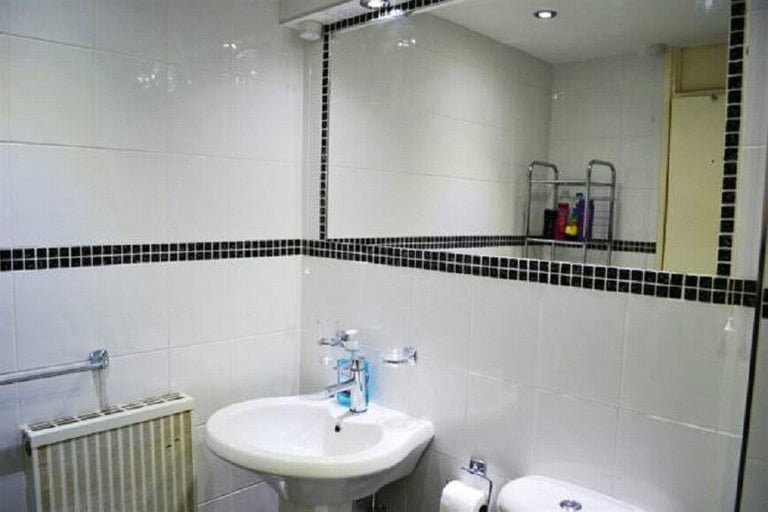 View Today, By Trinity Square and the Hilton, above the Shopping Centre, 2 Bedroom Student Apartment