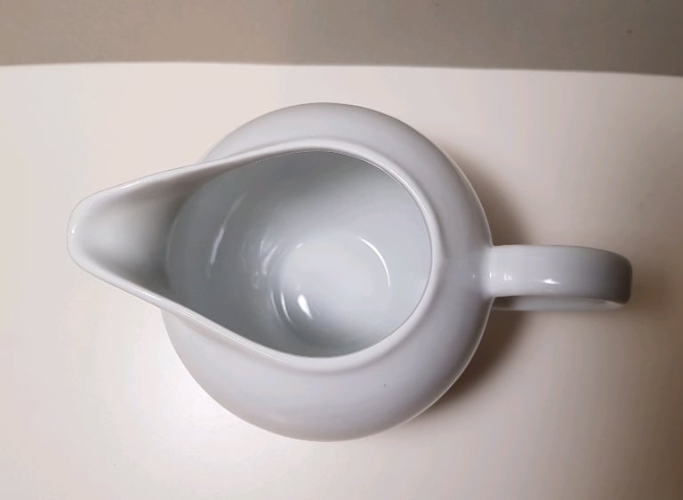 White porcelain milk/custard/gravy/cream jug (brand new)