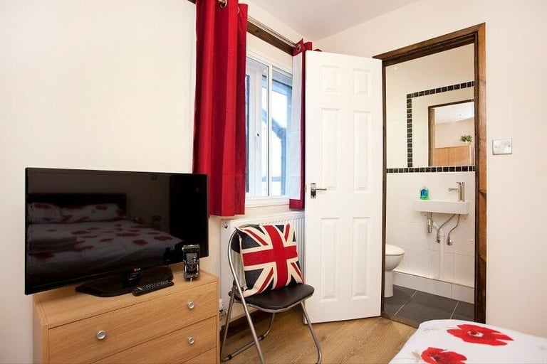 Short Term Accommodation City Centre Double Rooms with kitchen from £50 a Night