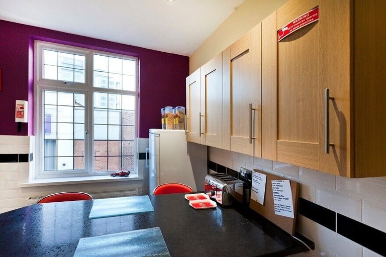 Short Term Accommodation City Centre Double Rooms with kitchen from £50 a Night