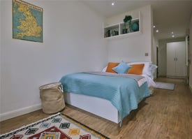 STUDENT ROOMS TO RENT IN LEICESTER. SILVER STUDIO WITH PRIVATE ROOM, BATHROOM AND SHARED KITCHEN
