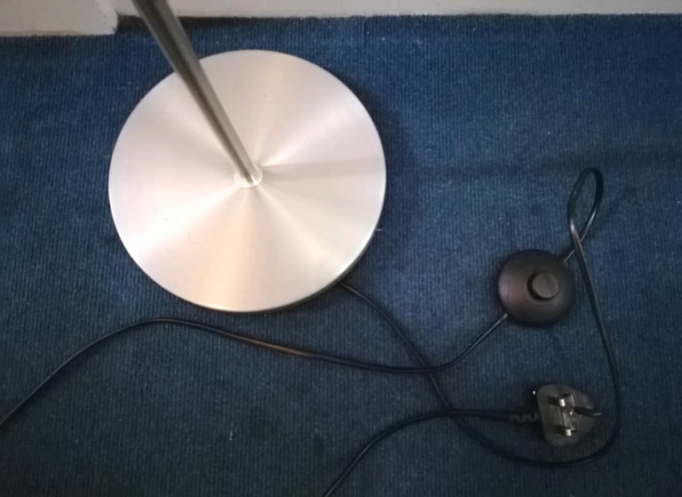 CLASSIC SILVER ROUND BASE FLOOR LAMP - FOOT SWITCH (ON-OFF) STURDY 