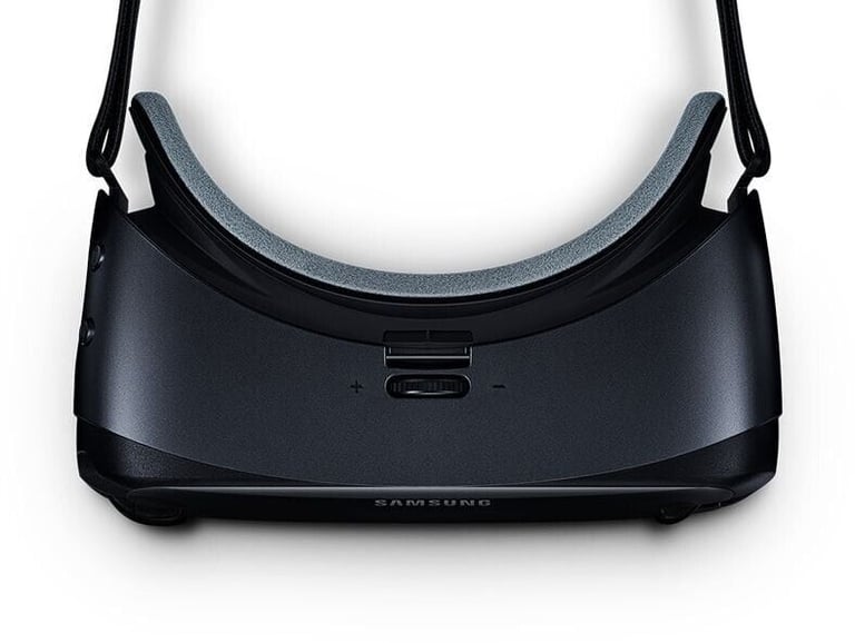 Samsung Gear VR powered by Oculus headset with remote control. Virtual reality headset