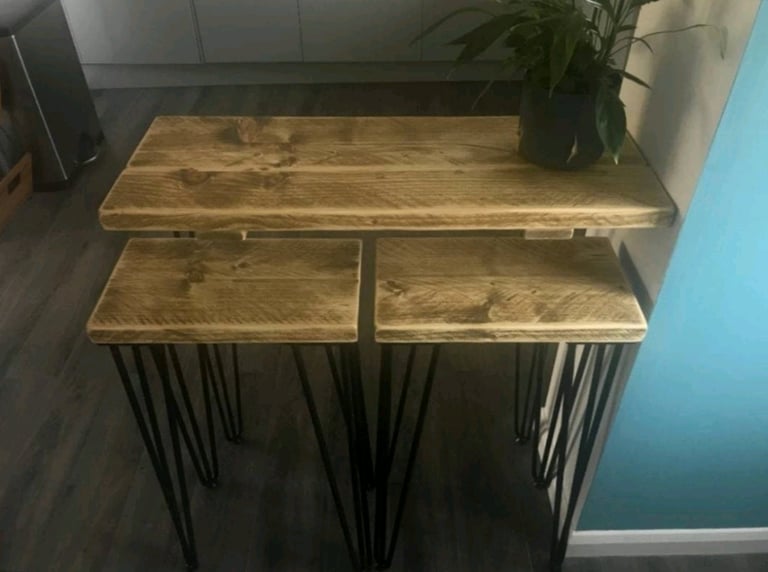 Rustic Breakfast Bar, with Steel Hairpin Legs & Two Stools 