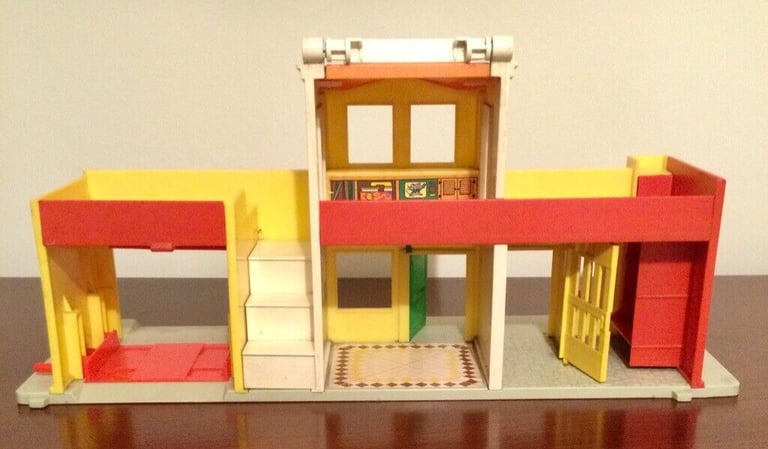 1970’s Fisher Price Vintage Little People VILLAGE Main Street Toy Play Family Set