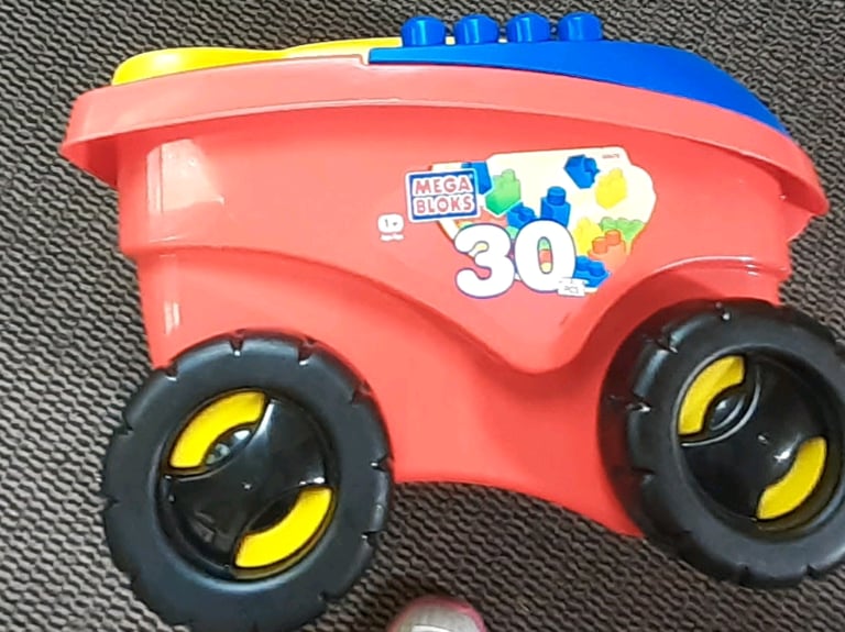 Mega bloks pull truck 