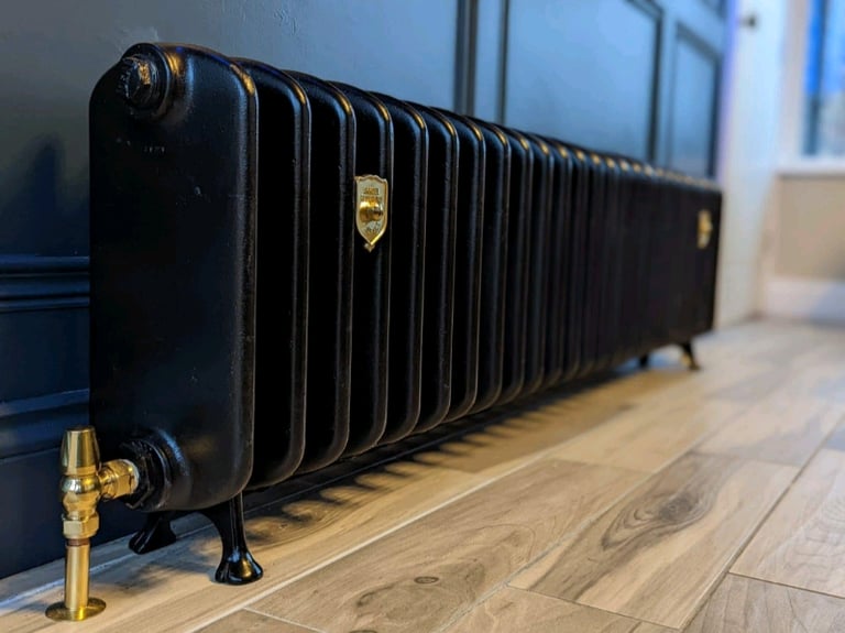 Cast iron radiators 🔥 fully refurbished 