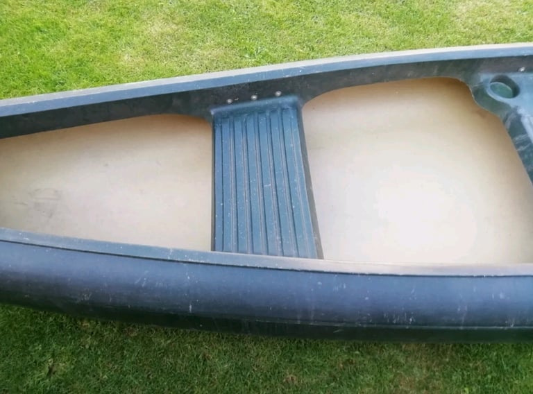Canadian canoe 15ft, 3/4 seater, padels and wheels.