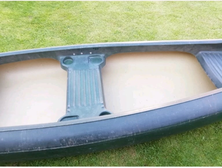 Canadian canoe 15ft, 3/4 seater, padels and wheels.