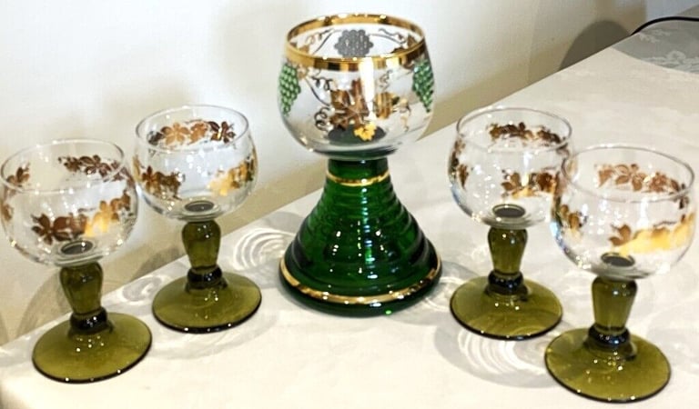 SET OF AUSTRIAN 1960's LARGE MUSICAL GOBLET, AND 4 WINE GLASSES IN GREEN & GOLD, VERY RARE