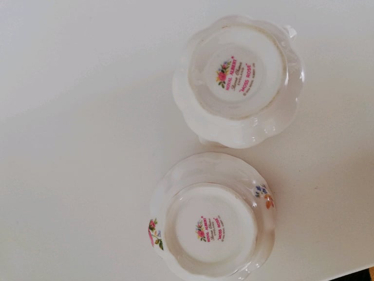 Royal Albert Moss Rose Jug and sugar bowl china