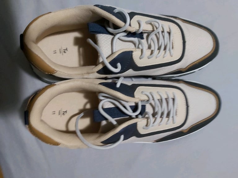 Mens Trainers brand new size 11