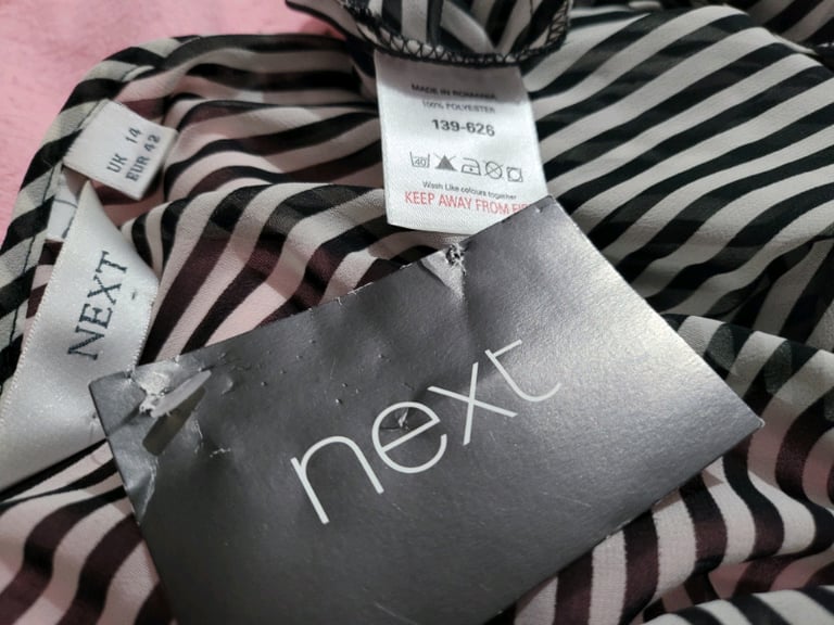 Next White/ Black Stripes Sleeveless Top size 14 v neck, RRP £19.99.