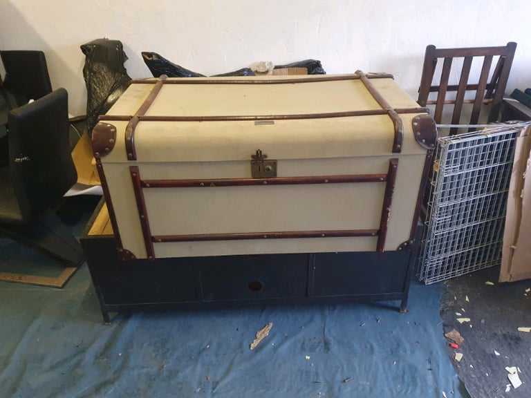 image for Vintage / Retro / Luggage / Storage Trunk