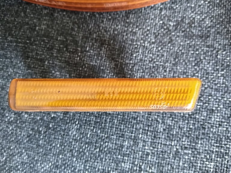 BMW 728 Indicator & Wing Repeator