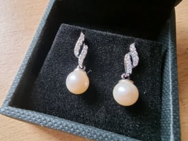 image for Pearl Ear Rings (New)