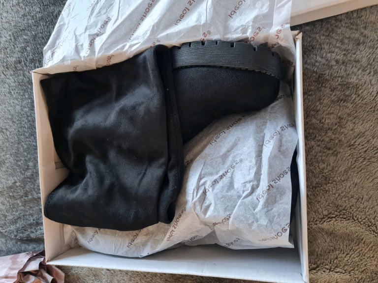 Over the knee boots. OPEN TO OFFERS.