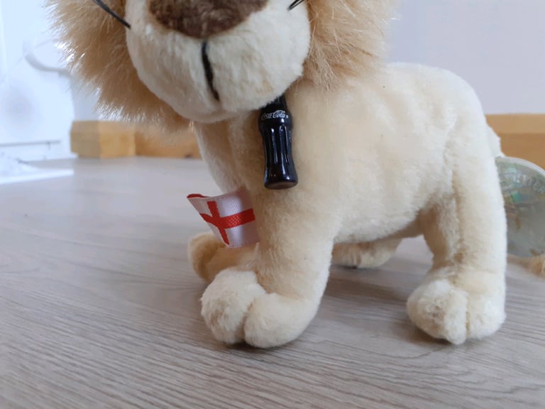 Coca Cola International Collection English Lion and Scottish Nessie