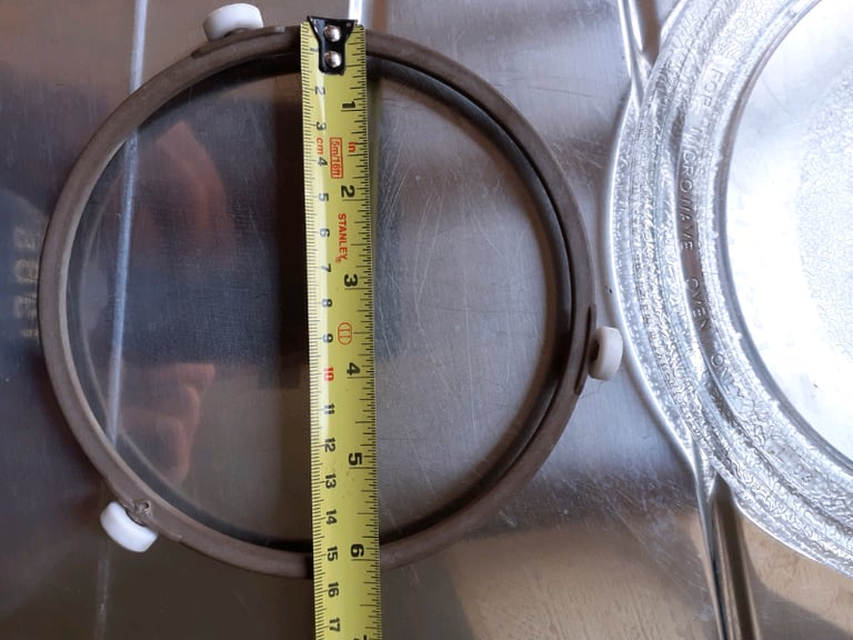 Microwave glass turntable