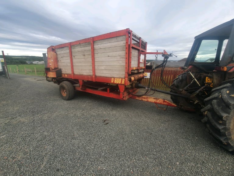 Tractor foster d600 r forage feeder box 