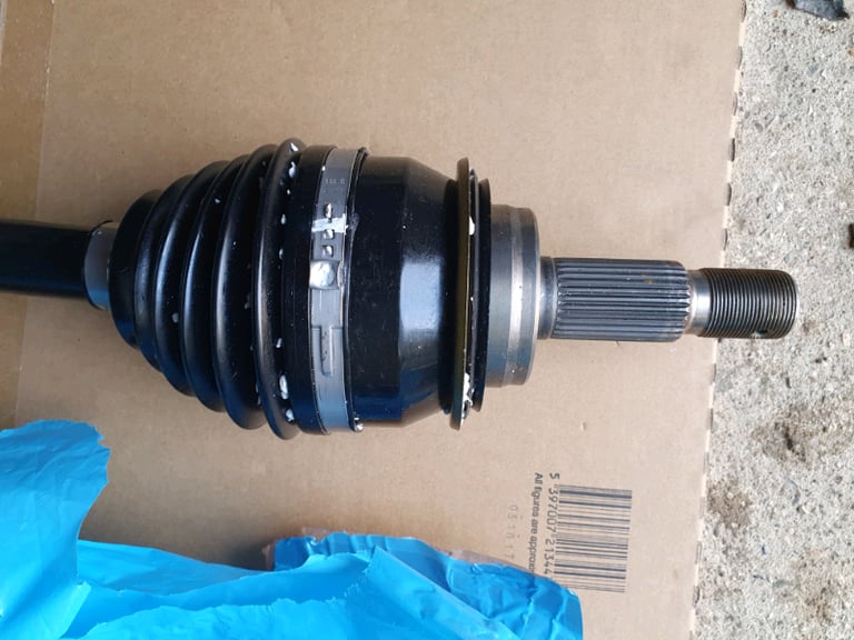 2018 TOYOTA HILUX 2.4 DIESEL FRONT DRIVE SHAFT BRAND NEW  