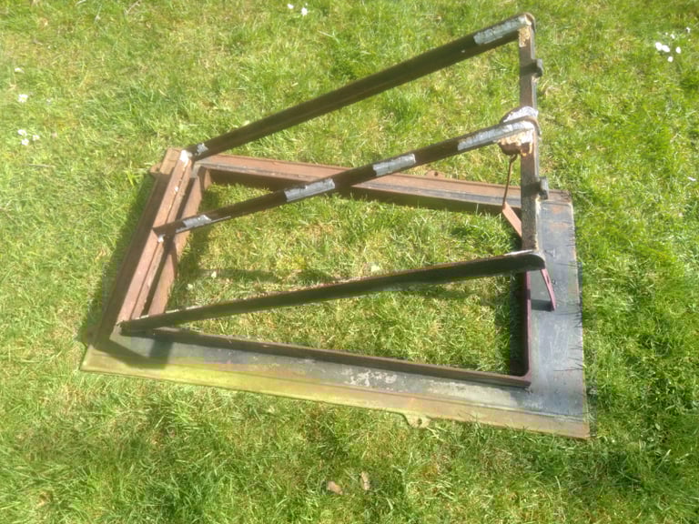 Cast-iron roof light window lights