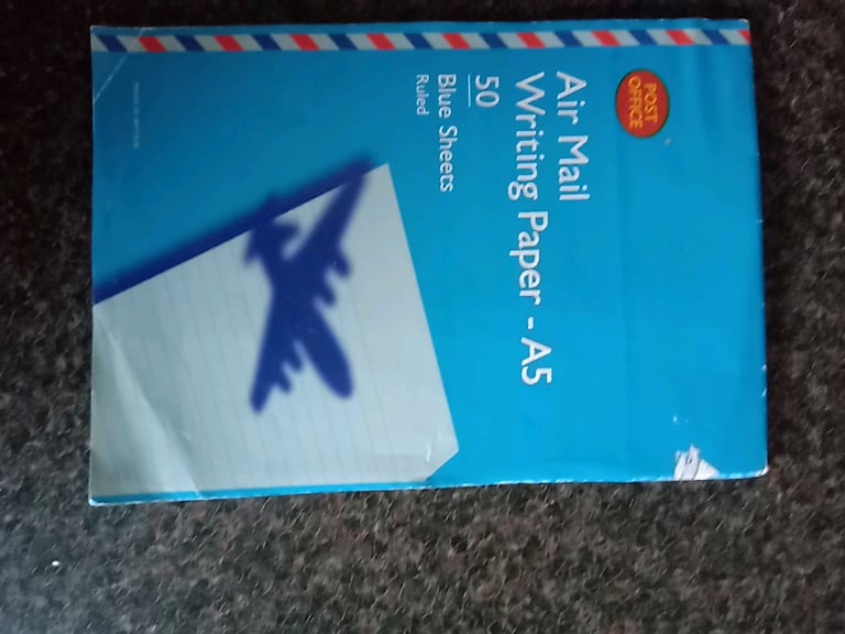 Air mail/Par Avion writing paper and envelopes