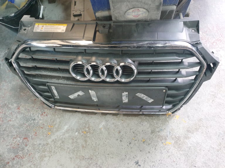 AUDI A1 front grille 
