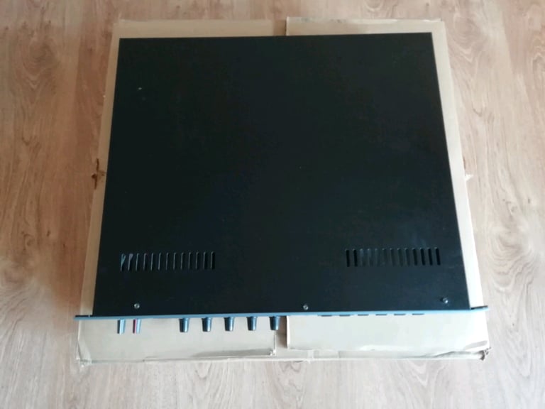 Yamaha A3000 Sampler in its original Box with Manual & power plug and 