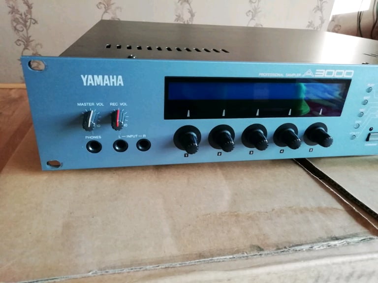 Yamaha A3000 Sampler in its original Box with Manual & power plug and 