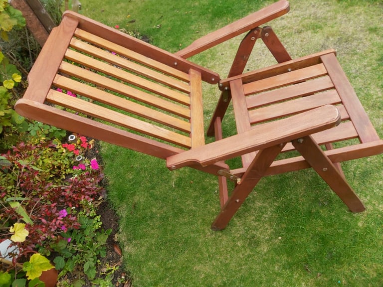 image for A foldable solid wood garden chair