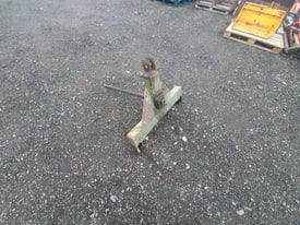 Tractor three point linkage single bale spike 