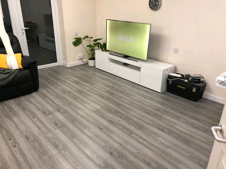💥🌟 THIS LOVELY GREY 8.3MM LAMINATE ONLY £14.99 A PACK THIS SUNDAY 🌟