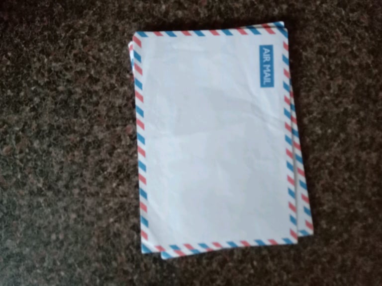 Air mail/Par Avion writing paper and envelopes