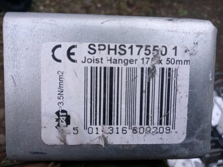 Joist hangars hangers