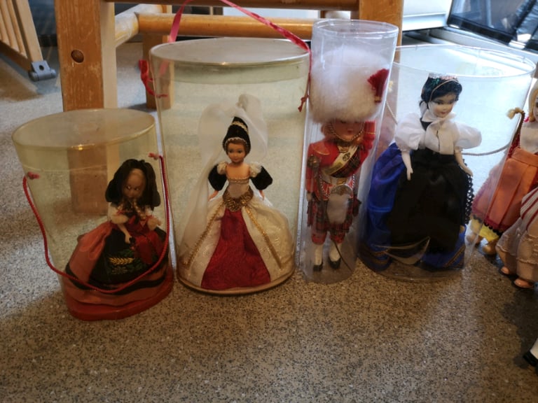 42 Vintage dolls collection 