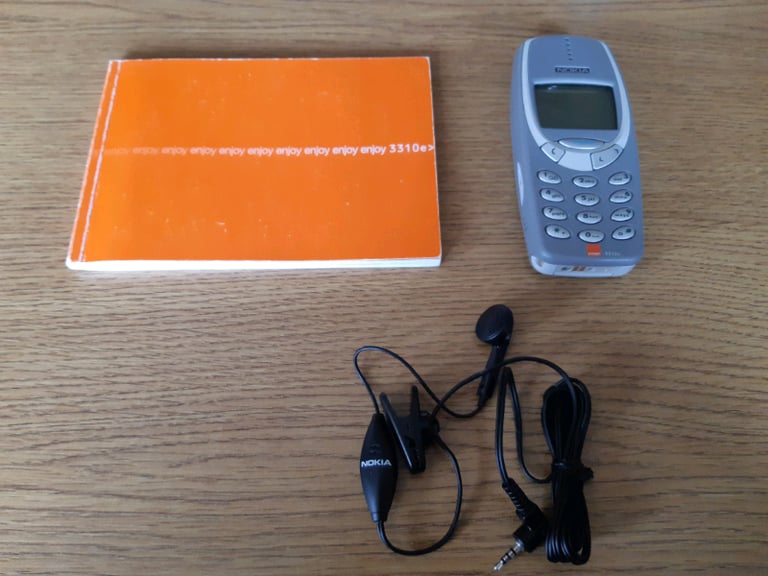 Nokia 3310e phone, handsfree kit earpiece &manual